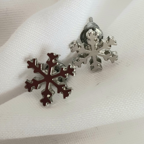 Snowflake Silver Stud Earrings - Picture 2 of 7